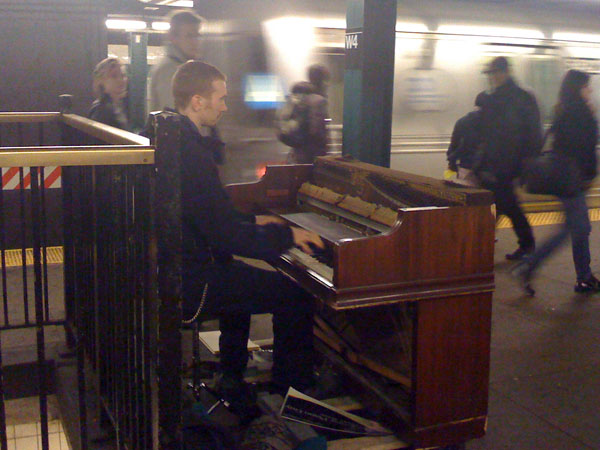 subway-piano-3.jpg