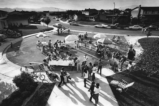 bill-owens-suburbia.jpg